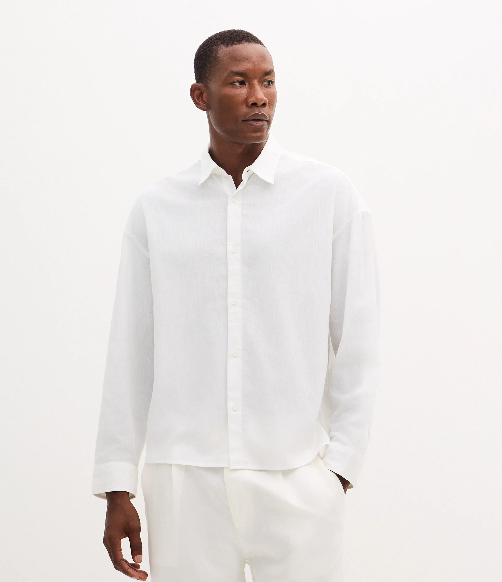 Camisa Manga Longa em Linho com Gola Colarinho Branco